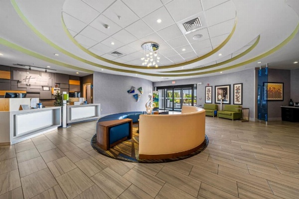 Holiday Inn Express & Suites Lakeland South image 28